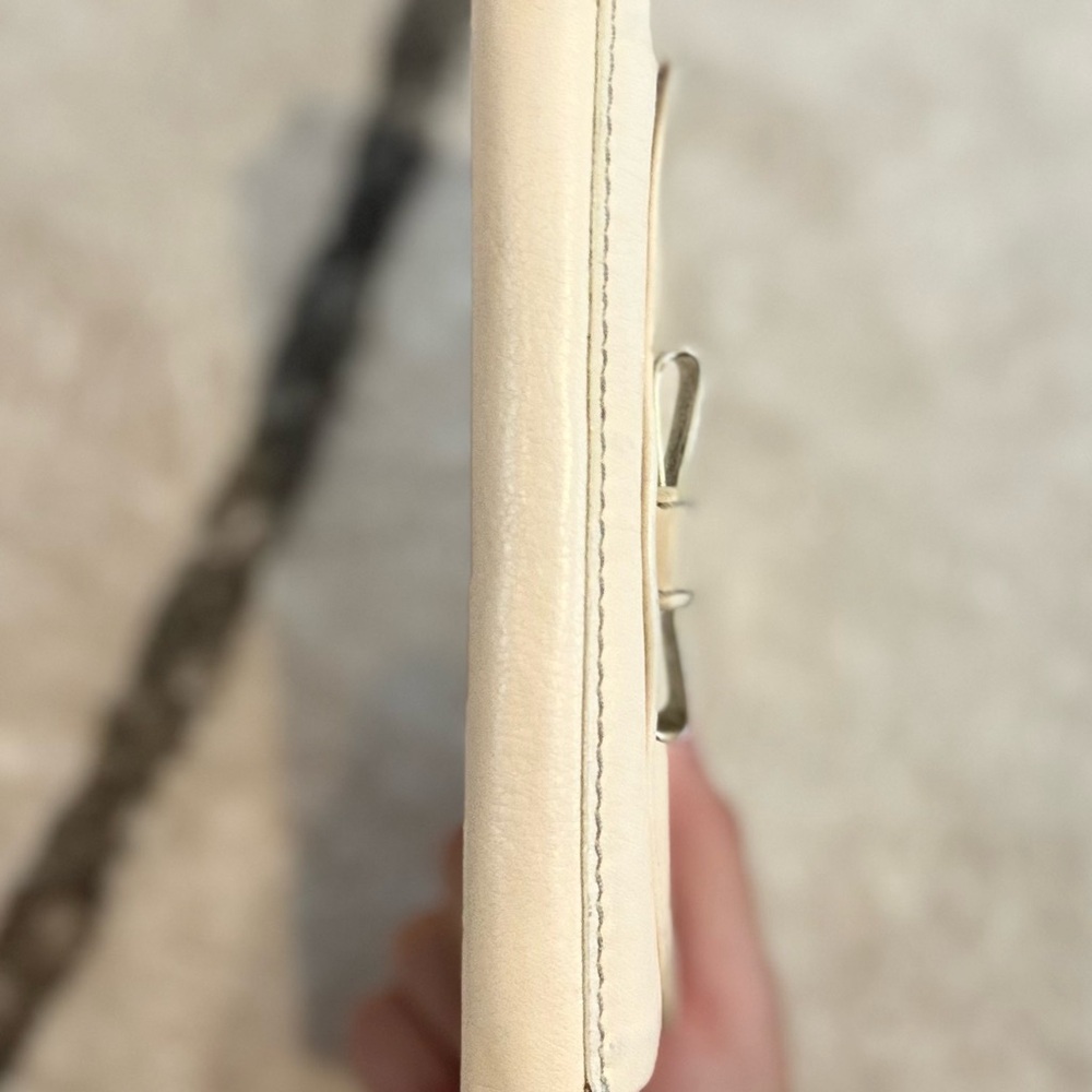Chloe Cream Leather zipper wallet with Silver Bow - Picture 5 of 7